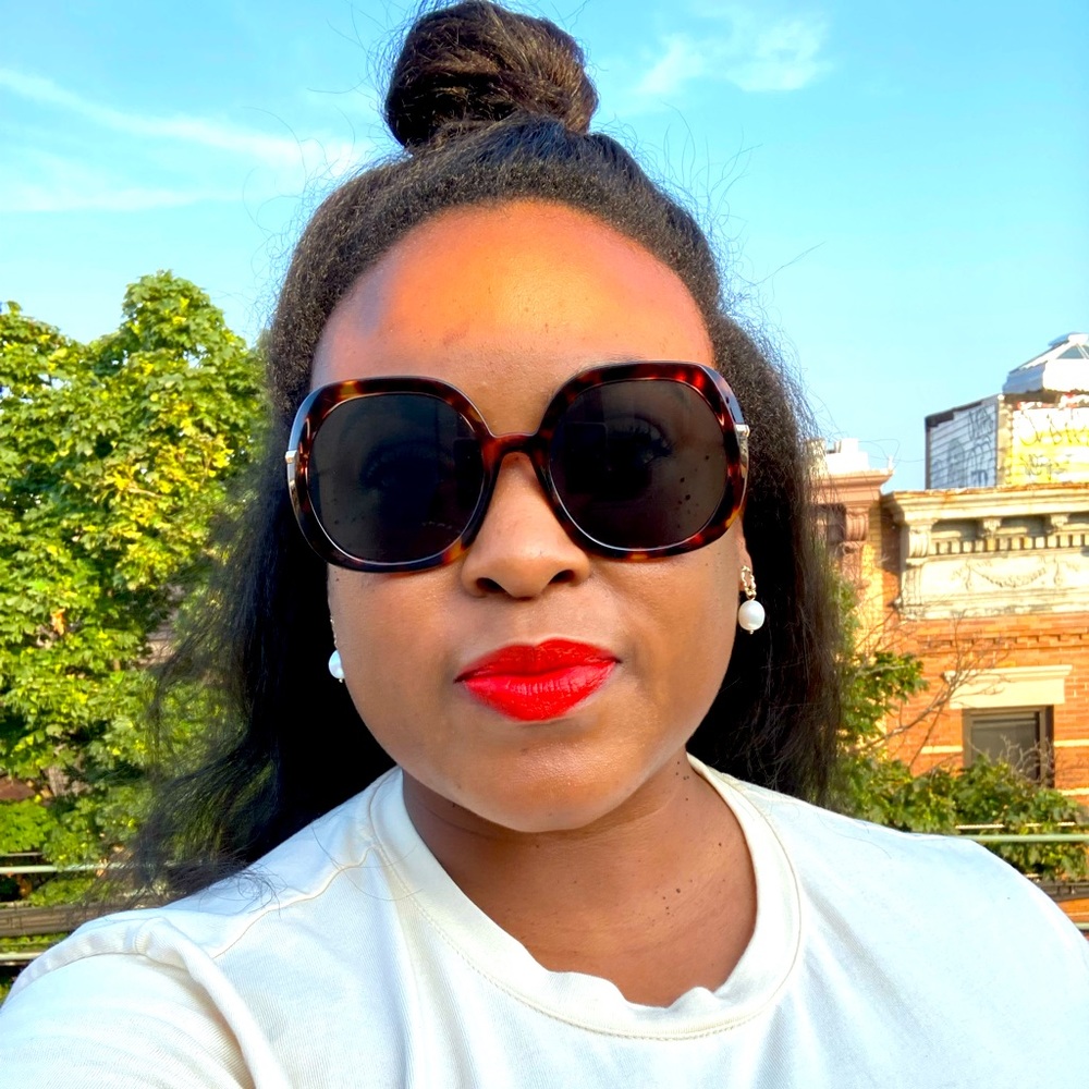 Meet your Posher, Joy
